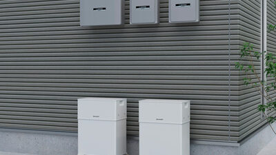 シャープ、スリムな大容量住宅用クラウド蓄電池システムを発売