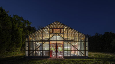 【建てるほどCO2が減る温室】未利用木材が切り拓く“負の建築”からの脱却――XENCE「サーキュラー木造温室」