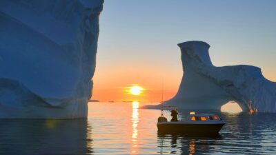 【消えゆく氷の前に立つ】写真家・腰塚光晃さんとWOOLRICHが北極で突きつけた静かな問い